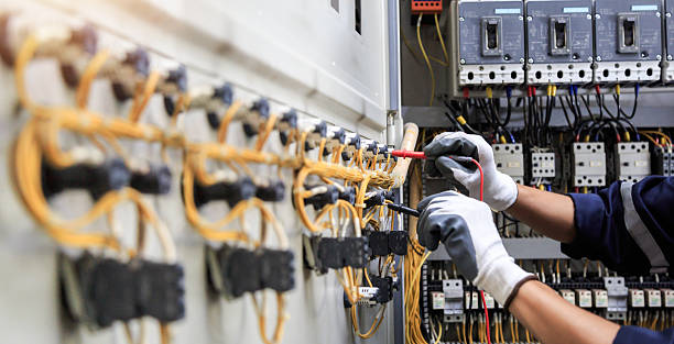 Professional Electrician technician working in Burnsville, NC